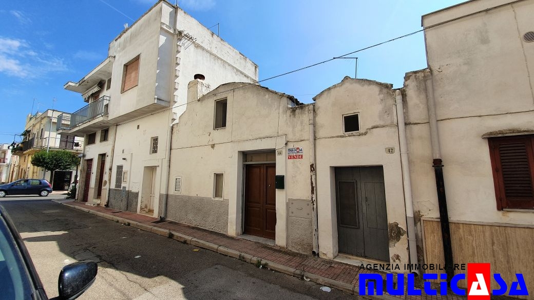 CASA INDIPENDENTE IN ZONA CENTRALE