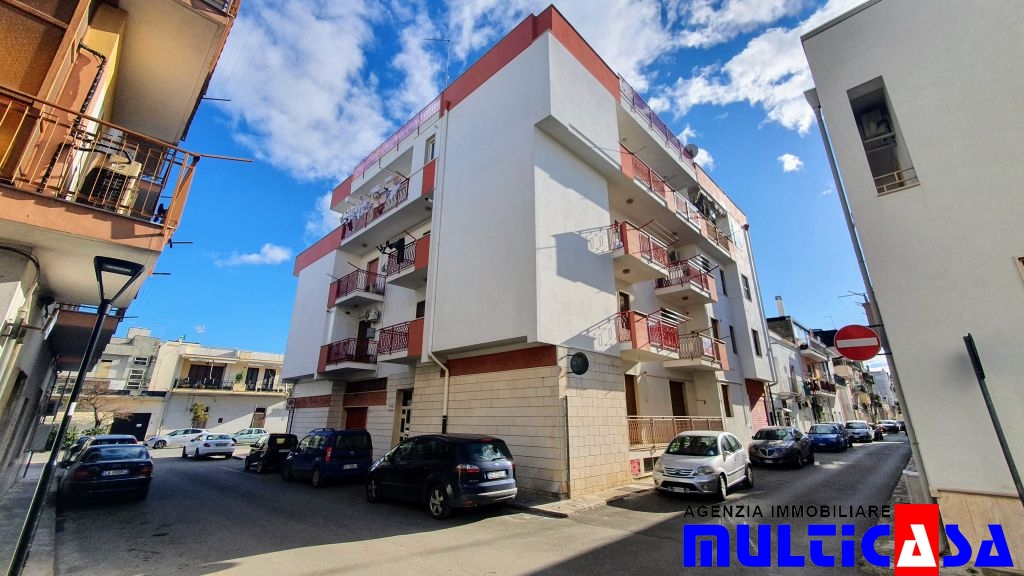 APPARTAMENTO CON POSTO AUTO