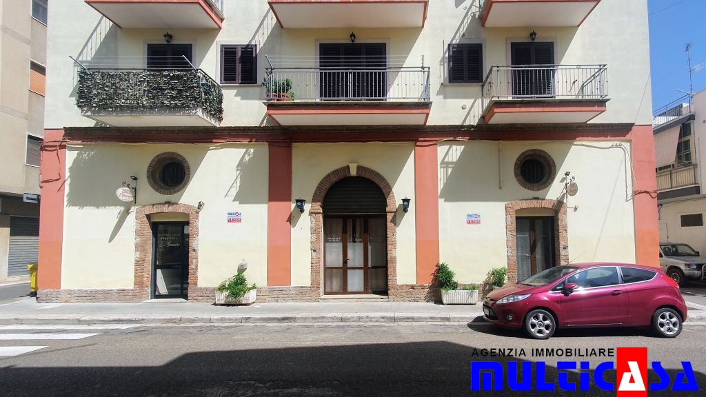 LOCALE COMMERCIALE IN ZONA CENTRALE